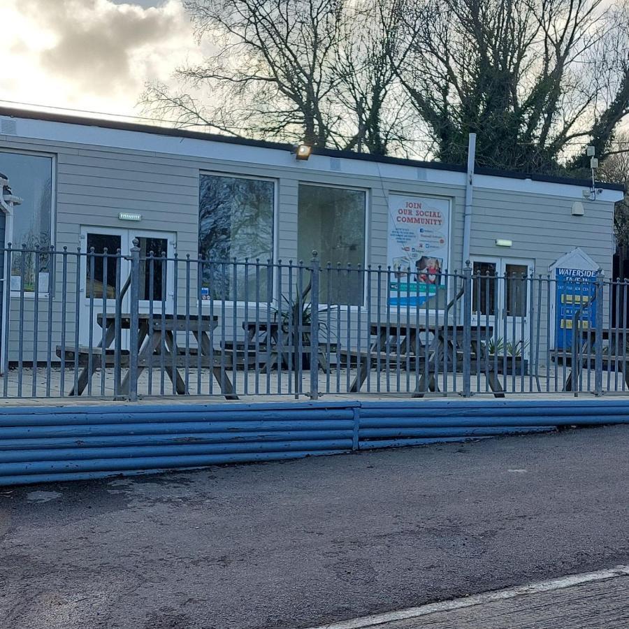 Warden Springs Caravan Park Ms16 Thornhill Road, Eastchurch,Me124Hf Sheerness Exterior photo